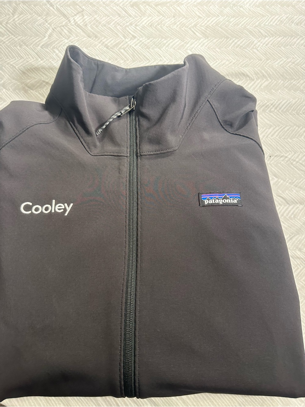 Patagonia Men’s Black Full-Zip Jacket size XL